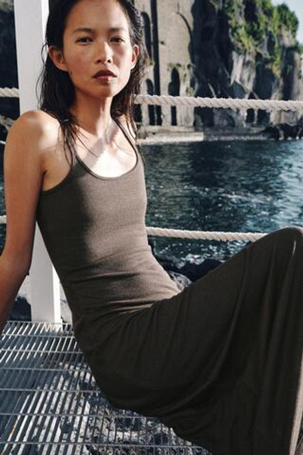ZARA ПЛАТЬЕ ИЗ ТКАНИ С ЭФФЕКТОМ ПОЛОТНА, ХАКИ