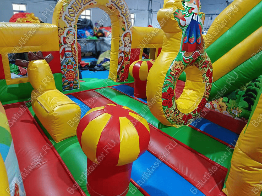 Коммерческий надувной батут "Русские сказки", 5x5x3.5 м.