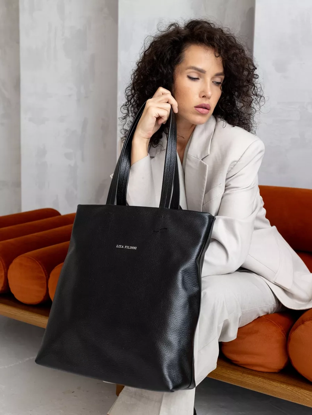 Сумка через плечо из натуральной кожи