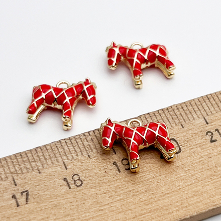 Подвеска Лошадь, цвет красный + золото, размер 13*13,5 мм, цена за 1 шт