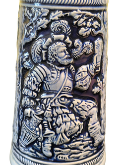 Кружка пивная (керамика с крышкой) "Пьющий Риттер"
