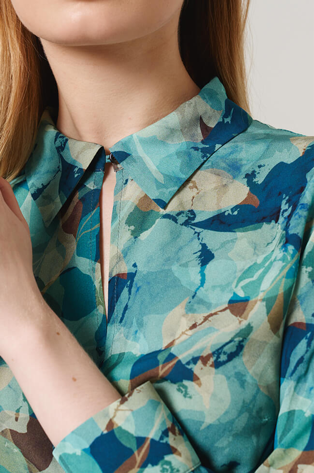 23146 Блузка женская (сине-зеленый принт)