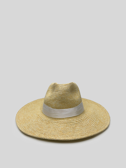 Шляпа соломенная с белой лентой