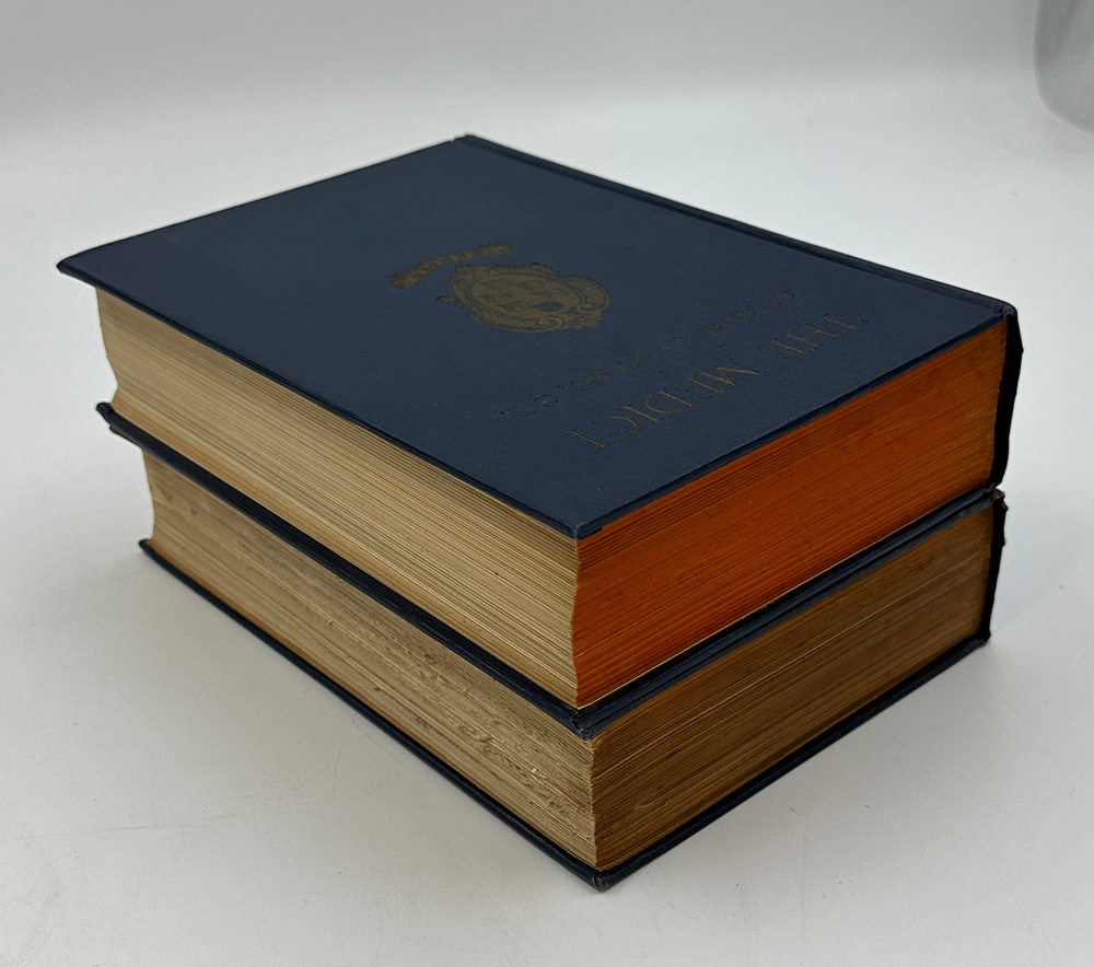[Редкое издание] Colonel G. F. Young .The Medici. New York: E.P. Dutton and Company, 1920. 2 тома.