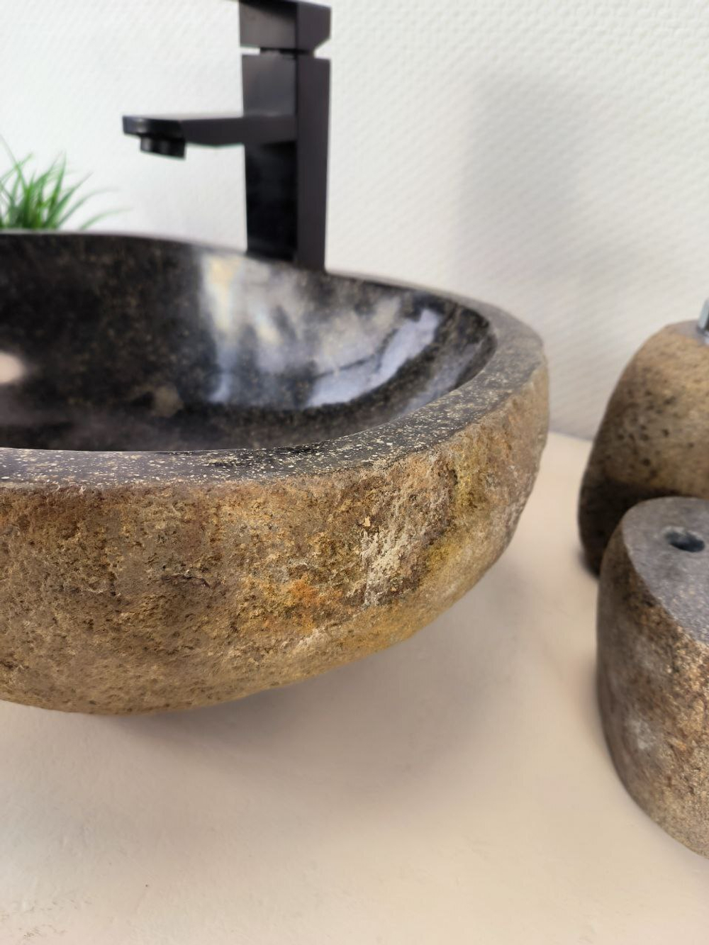 Раковина из речного камня RS-65995 46х33х15 из натурального камня