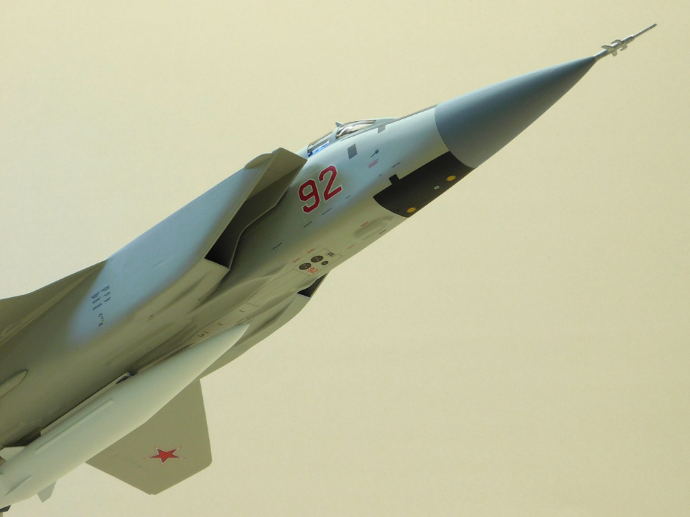 Модель самолета МиГ-31К (М1:48, ВКС России, Кинжал)