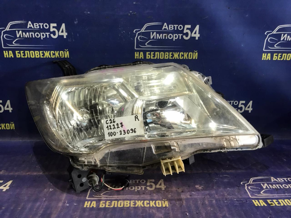 Фара передняя правая NISSAN SERENA 2010-2013