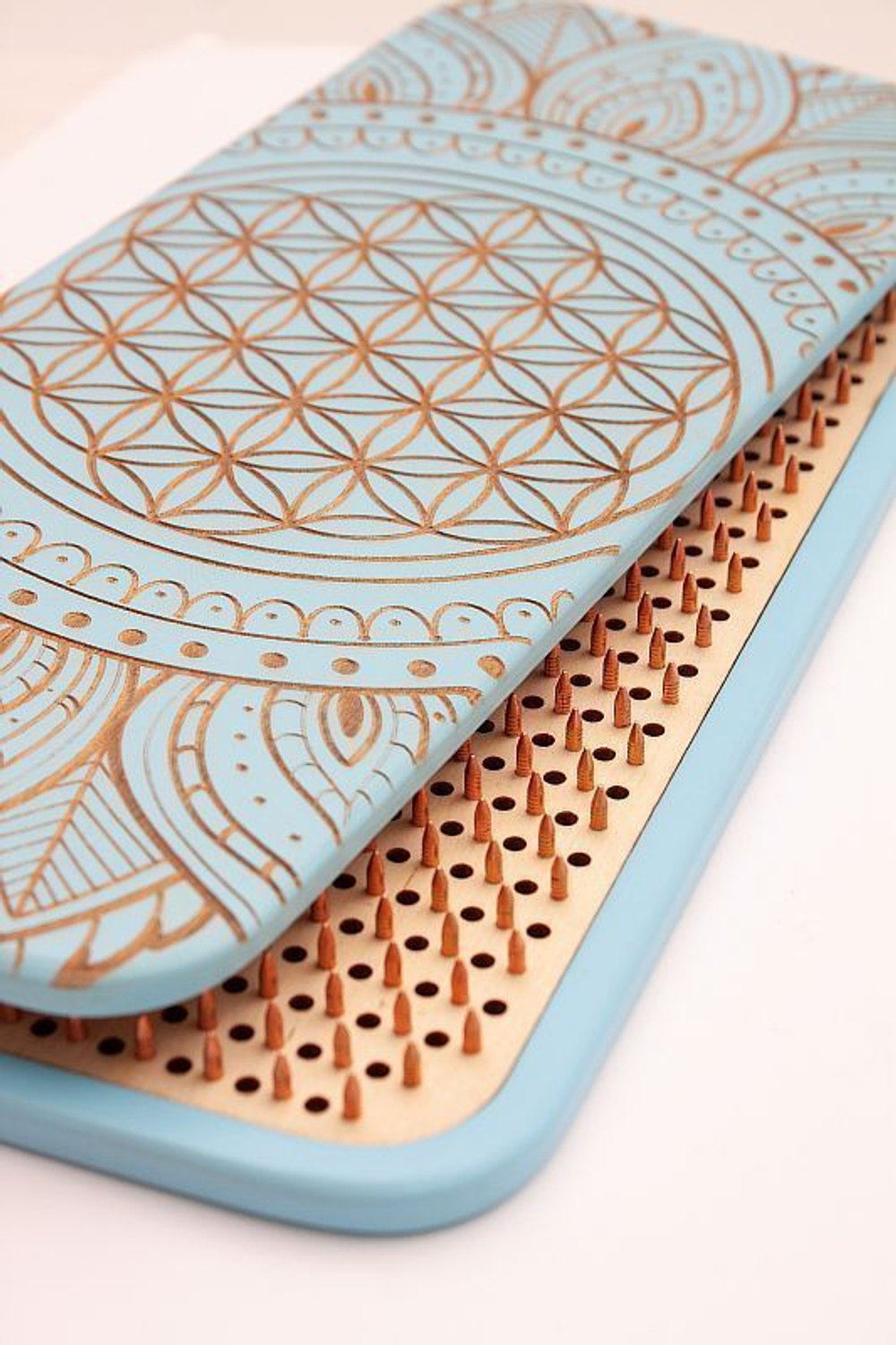 Доска садху Ом на мандале алюминиевые гвозди