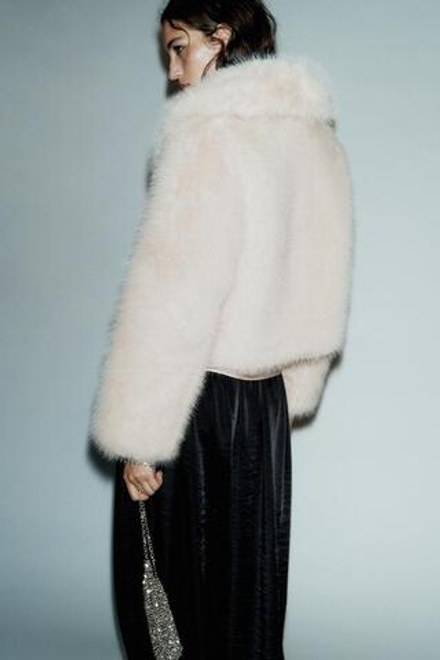 ZARA ШУБА ИЗ ИСКУССТВЕННОГО МЕХА С ВОРОТНИКОМ, ЭКРЮ
