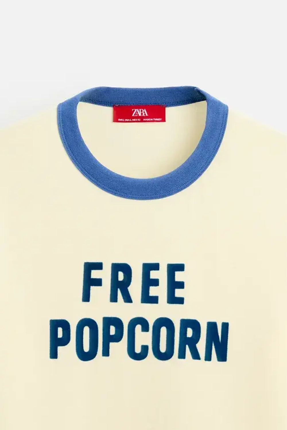 ZARA Х HARRY LAMBERT ФУТБОЛКА С КОНТРАСТНОЙ НАДПИСЬЮ, ЖЕЛТОВАТО-БЕЛЫЙ