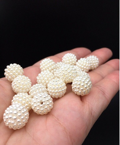 BSN040 Бусина «Ежевика» 12мм белая, акрил