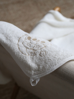 Полотенце с уголком для новорожденных махровое 90х90 (крем)