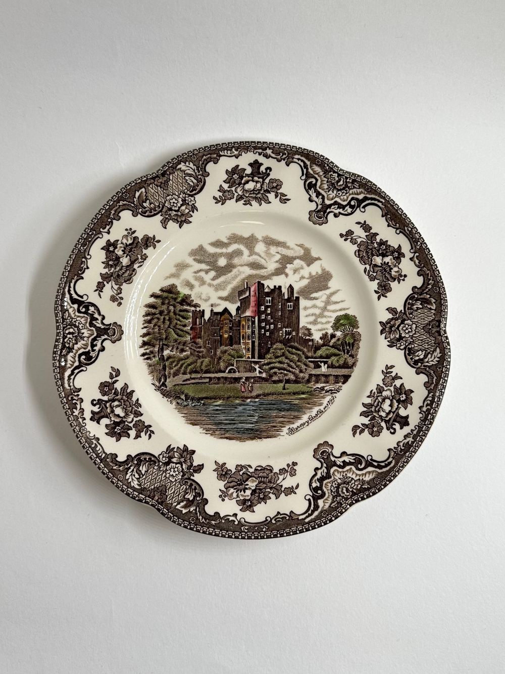Тарелка 25см Johnson Brothers, Old Britain Castles