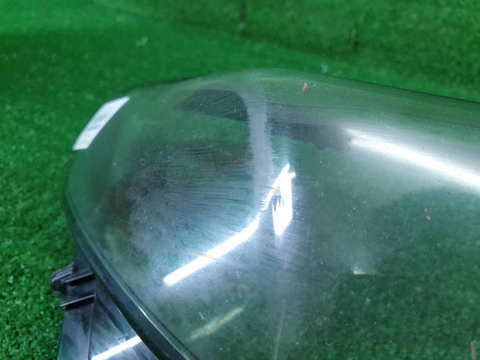 Стекло фары правое Toyota Camry xv70 (2017-н.в.)