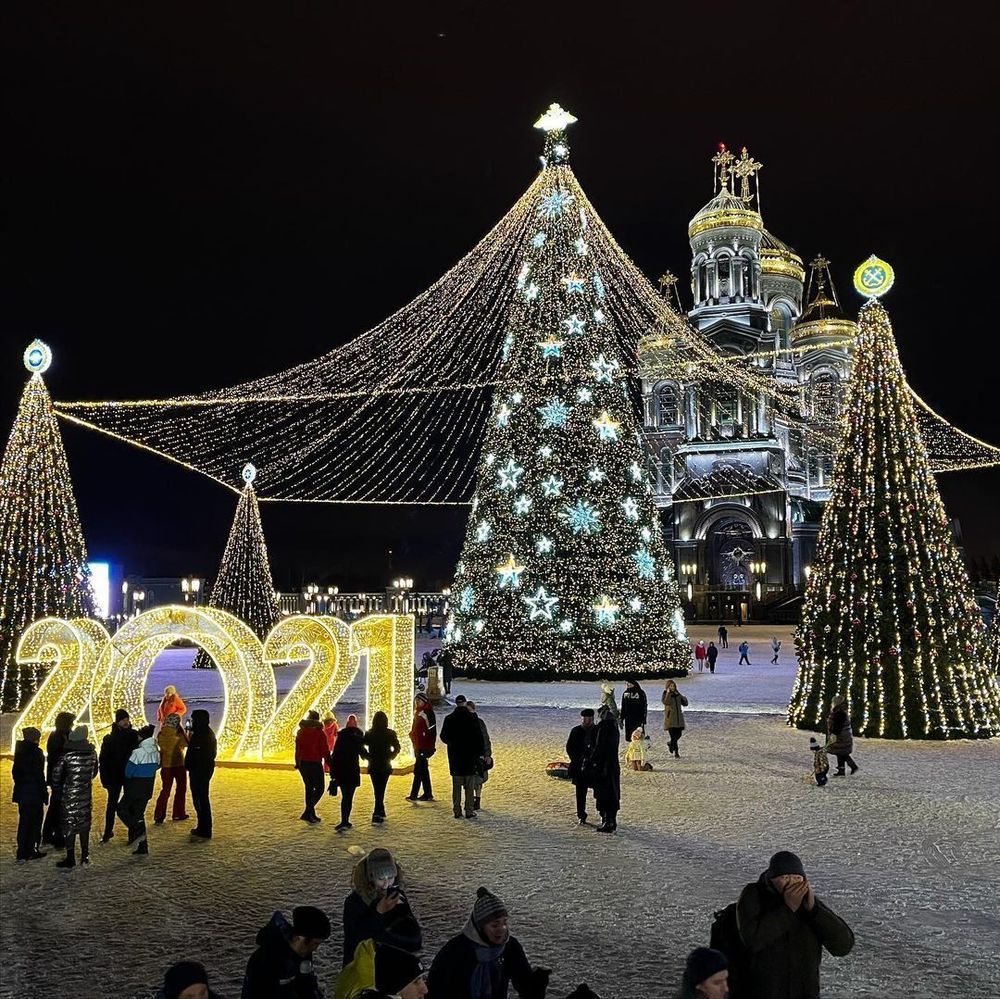 Уличная елка каркасная "Русская" (пвх) 4 м