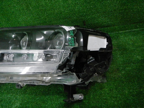 Битая Фара левая Toyota Land Cruiser 200 15-21 LED Black