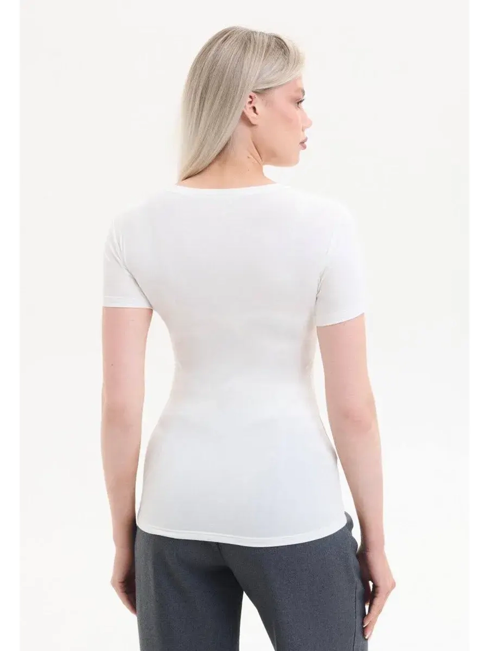 Футболка женская базовая облегающая