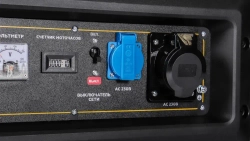 Генератор бензиновый CHAMPION GG5000 (5,5кВт, 15лс, 4-х тактный двигатель, бак 25л, 71кг, счетчик моточасов) / бензогенератор