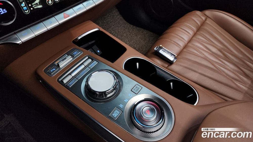 Genesis GV70 2.5T Бензин AWD (10.2021)
