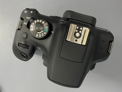 Canon EOS 2000D Kit 18-55mm 3.5-5.6 III
