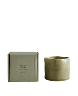 Zara Home Свеча ароматическая Musky Petals 430 г, растительный воск, аромат цветочный древесный, Розовый