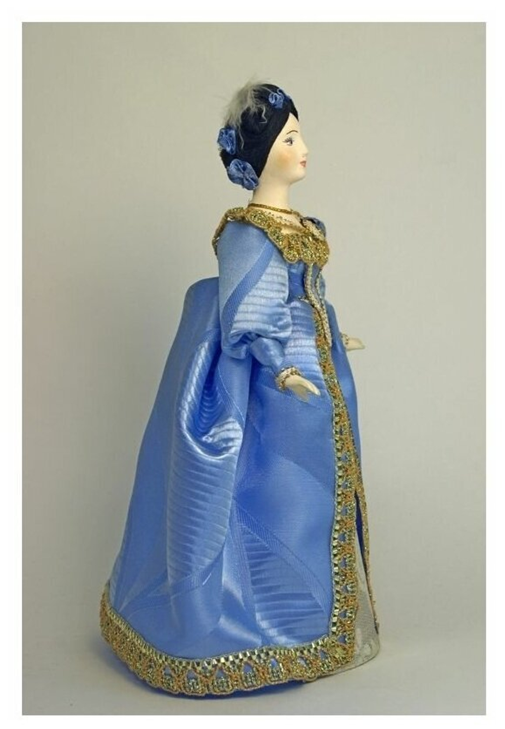 Кукла коллекционная Дама в придворном платье.