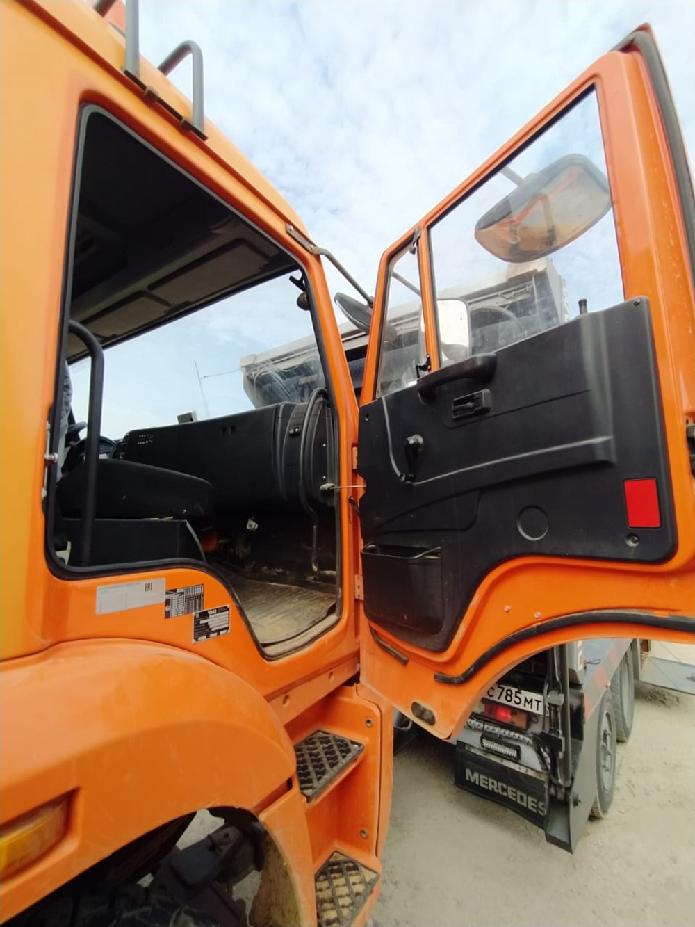 ЧЕЛЯБИНСКИЙ МАШИНОСТРОИТЕЛЬНЫЙ ЗАВОД 7074* на шасси КамАЗ 43118 6x6 Автотопливозаправщик 7074А4-50 (