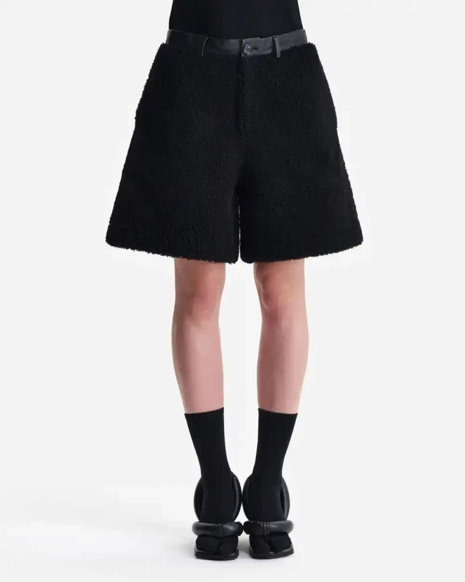 Бермуды из овчины черные