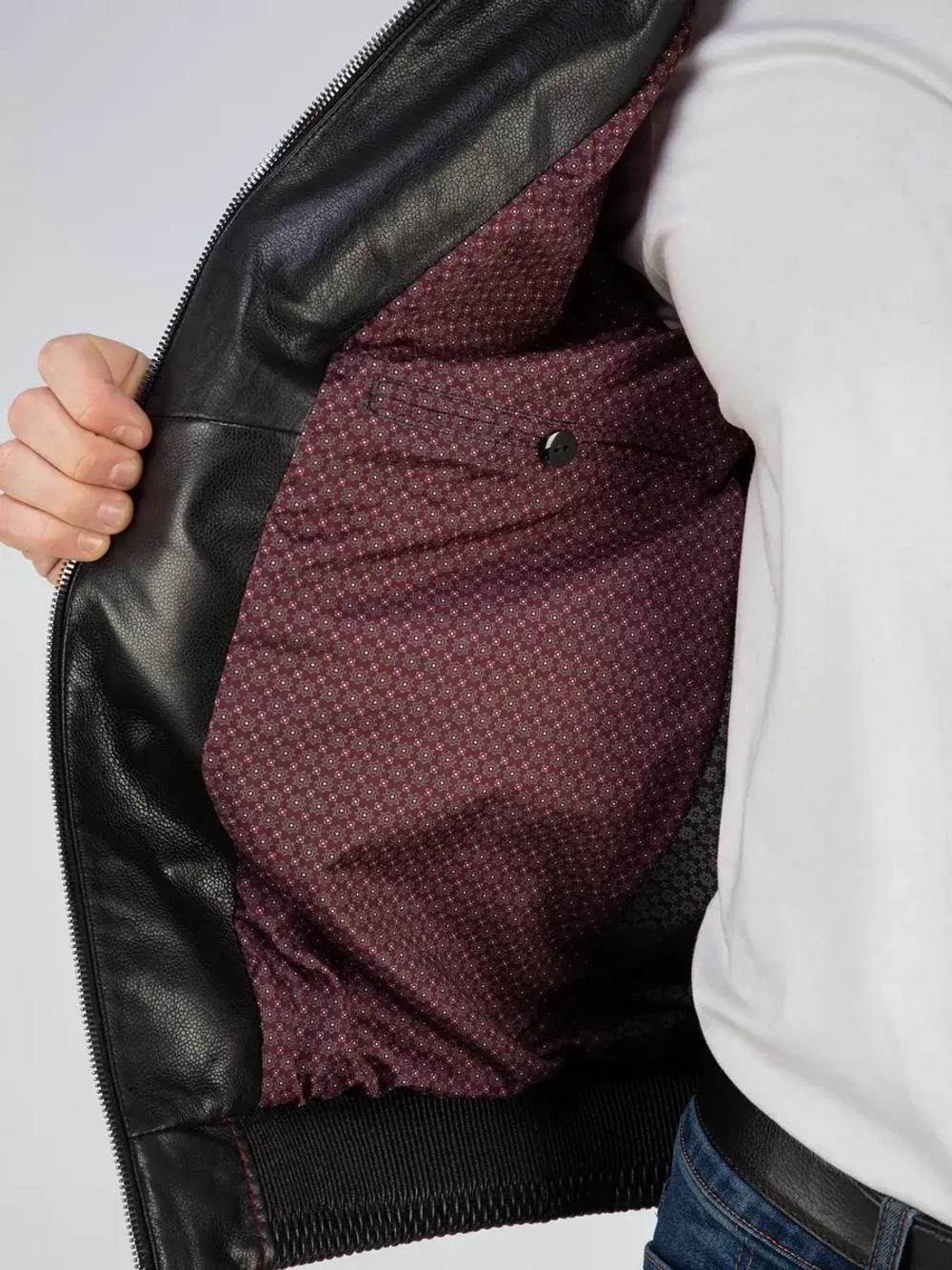 Кожаная куртка демисезонная