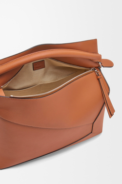 Loewe Большая сумка Puzzle Edge из классической телячьей кожи, коричневый