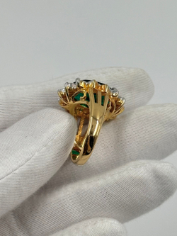 Кольцо с зелёным кристаллом