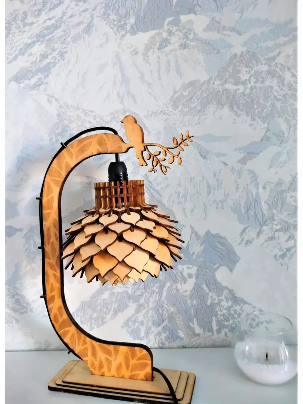 Настольный светильник из фанеры в стиле лофт "Шишка"