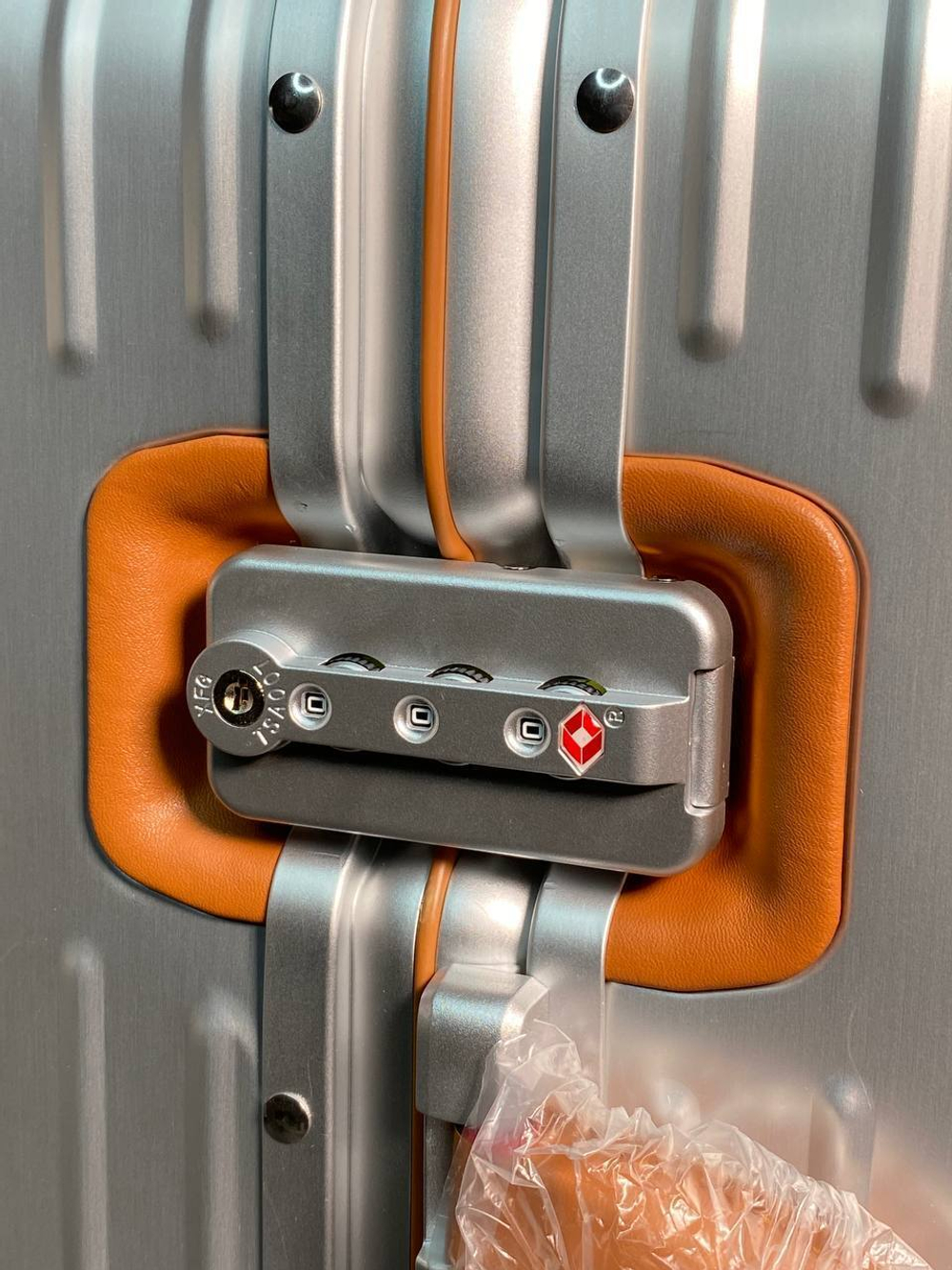 Чемодан Rimowa, арт. 477716548