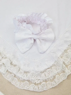 Кружевной уголок и бант на выписку
