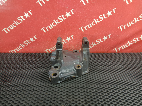 Кронштейн передней рессоры левый