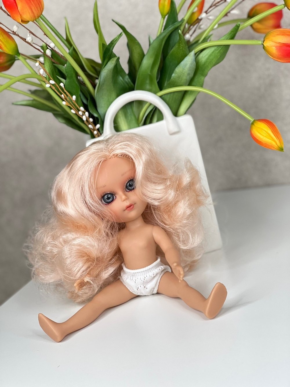 Кукла Nines виниловая 30см Dainty без одежды (2440W15)