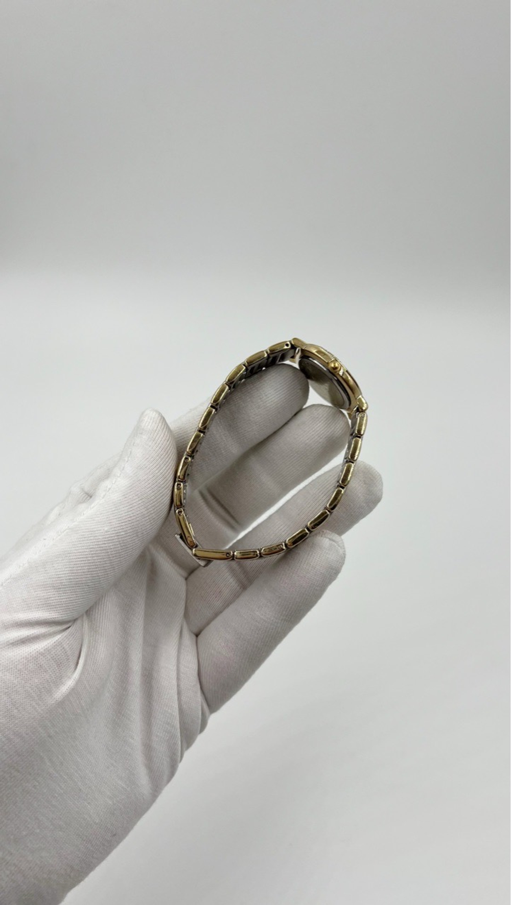 Часы Yves Saint Laurent (только онлайн)