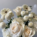 Белый букет с герберами