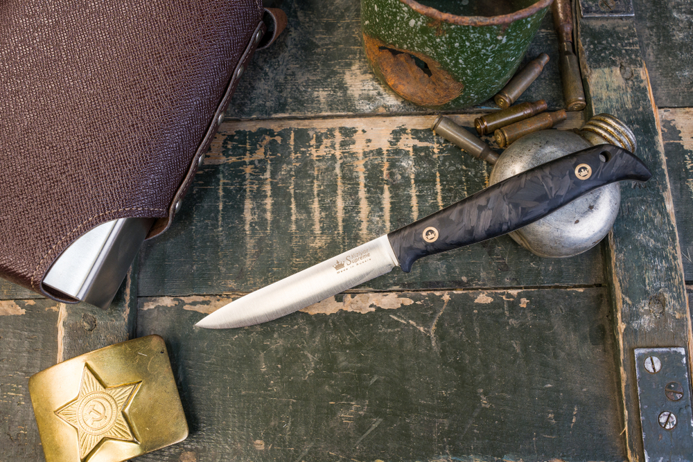 Клубный нож ТОВАРИЩ Elmax (Cryo) Satin Carbon Handle Leather Sheath