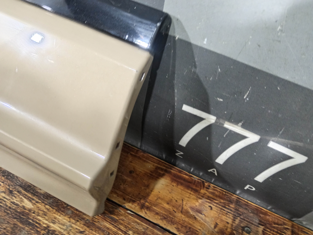 Накладка двери задней правой Audi Q7 (4M) 19-нв Б/У Оригинал 4M0853970MGRU