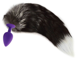 Фиолетовая силиконовая анальная пробка с лисьим хвостом (Цвет: фиолетовый)
