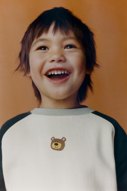 ZARA КОМПЛЕКТ ДЛЯ БЕГА: ТОЛСТОВКА И БРЮКИ-ДЖОГГЕРЫ COLOR BLOCK С МЕДВЕЖОНКОМ, СИНИЙ