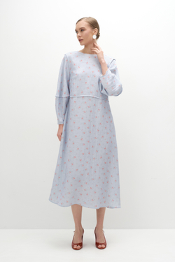 Платье с пышными рукавами цветы