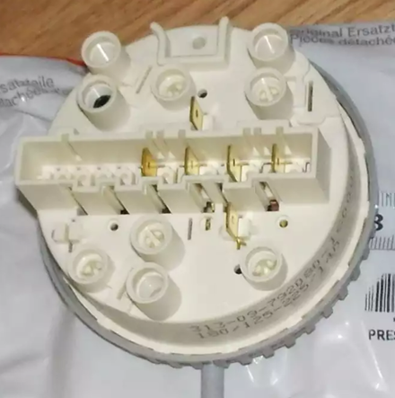 Датчик уровня воды для стиральной машины Indesit (Индезит)/Ariston (Аристон) 034283