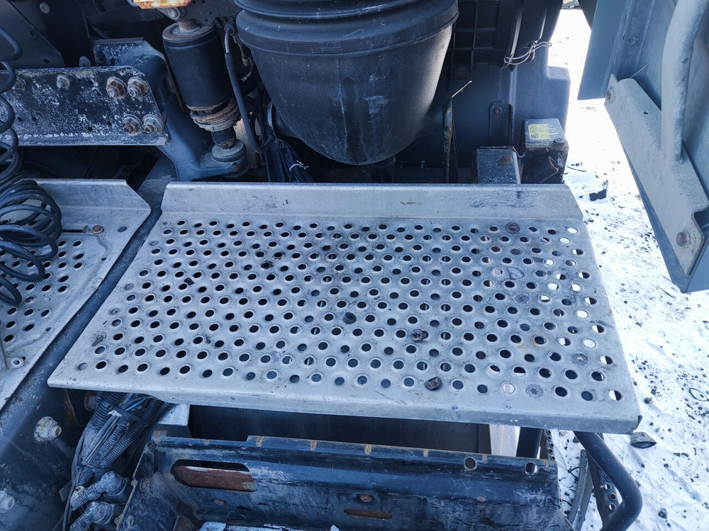 Лестница АКБ в сборе