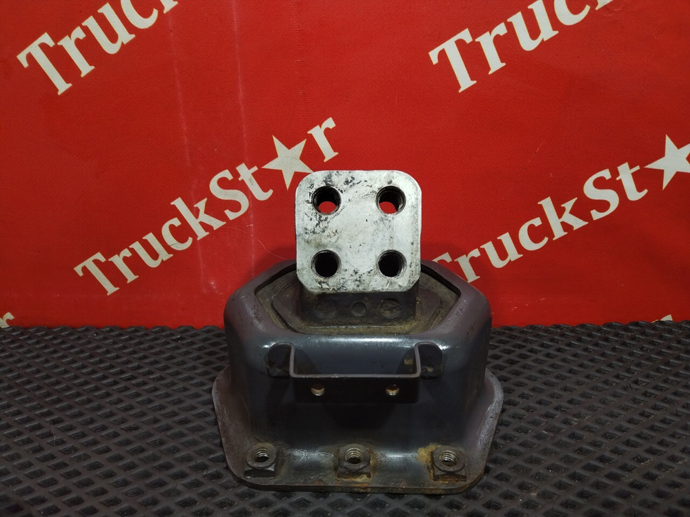 Подушка двигателя задняя