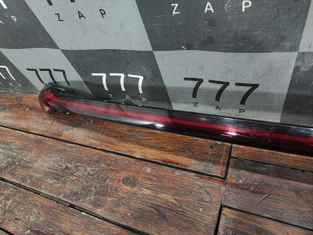 Фонарь задний центральный Geely Coolray 23-нв Б/У Оригинал 7057043800