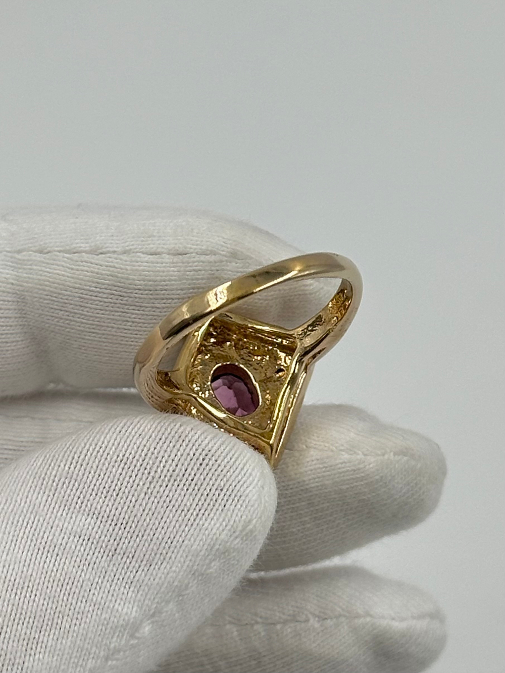 Кольцо с кристаллами