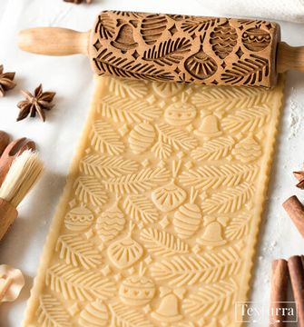 Малая скалка с узором Елочные игрушки