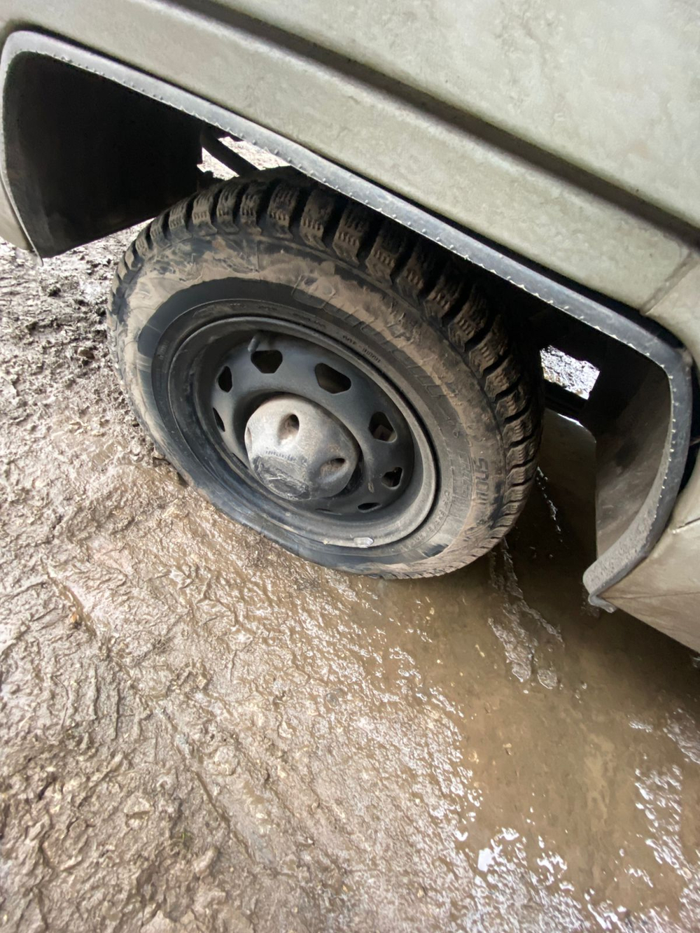 UAZ 3909* Бортовой 390945 (Тент, 4+1 мест, без ABS, Бензиновый, 2,7 л, 112 л.с.)